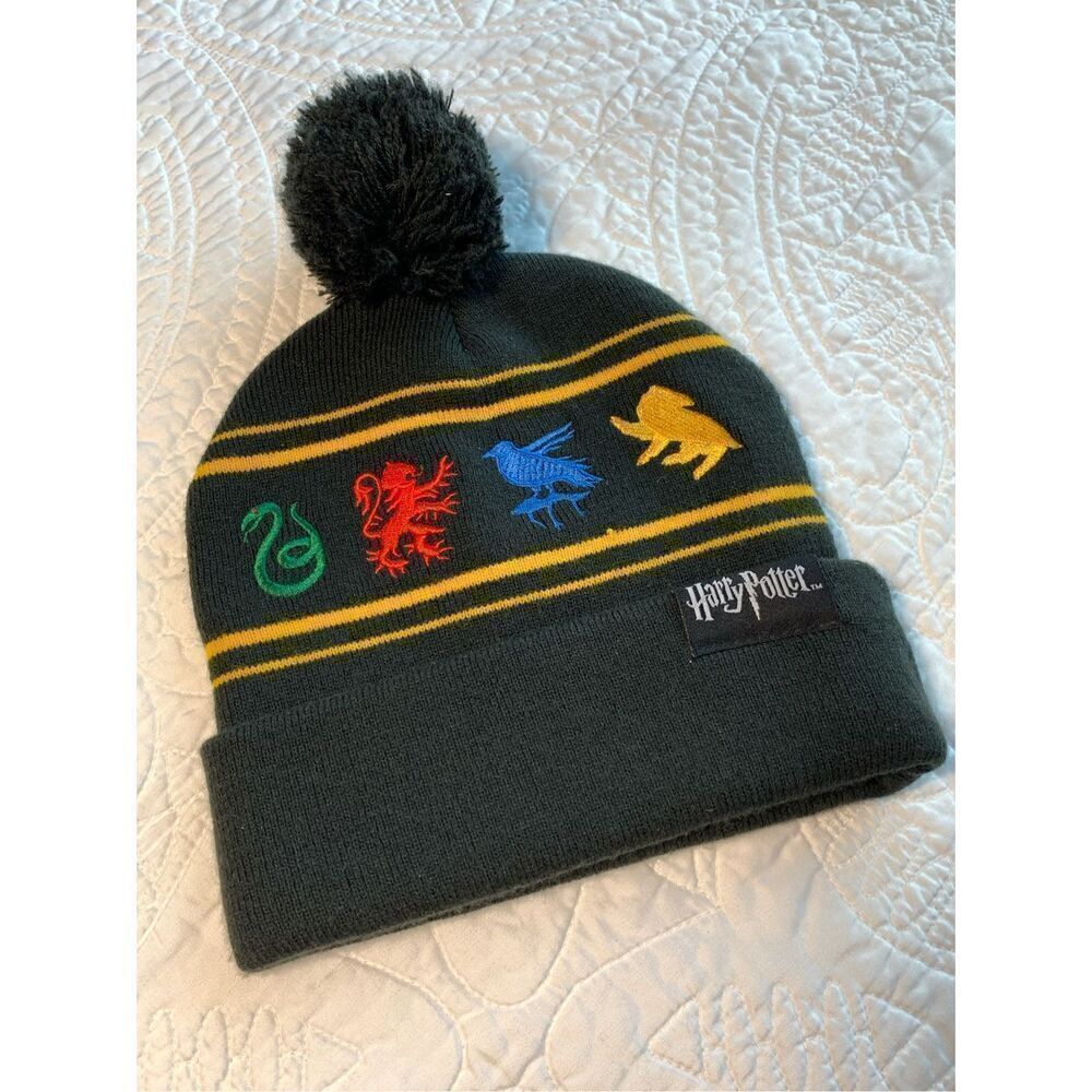 Hogwarts Harry Potter knit hat osfm unisex adult